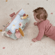 Cojín triangular de actividades Mariposas-Flores