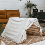 jugar con triangulo pikler arena